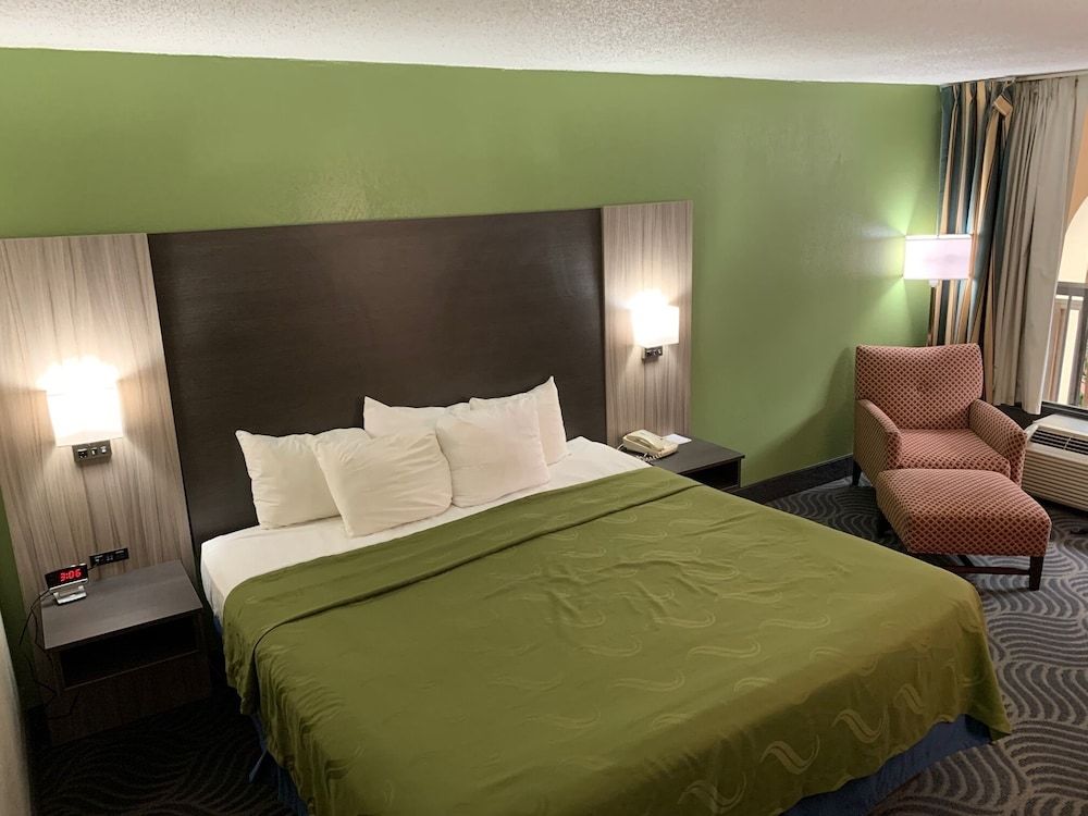 Standard Room, 1 King Bed, Smoking