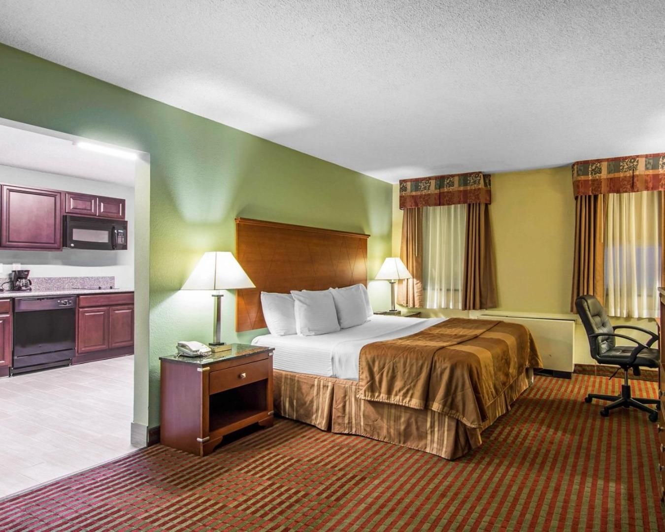 1 King Bed, Efficiency, Suite, Nonsmoking