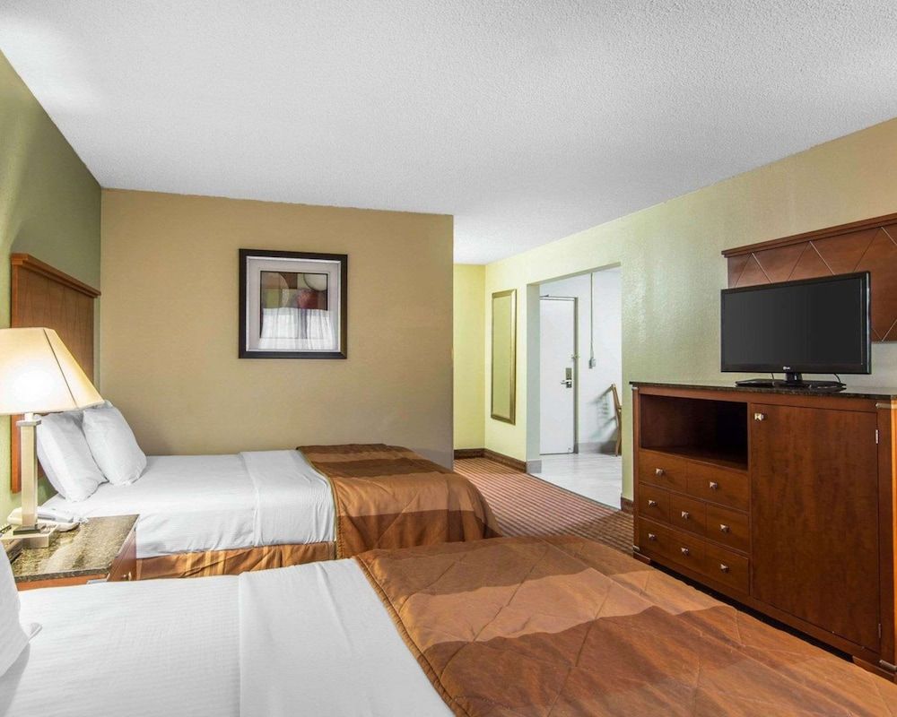 Suite, 2 Double Beds, Accessible, Non Smoking (Efficiency)