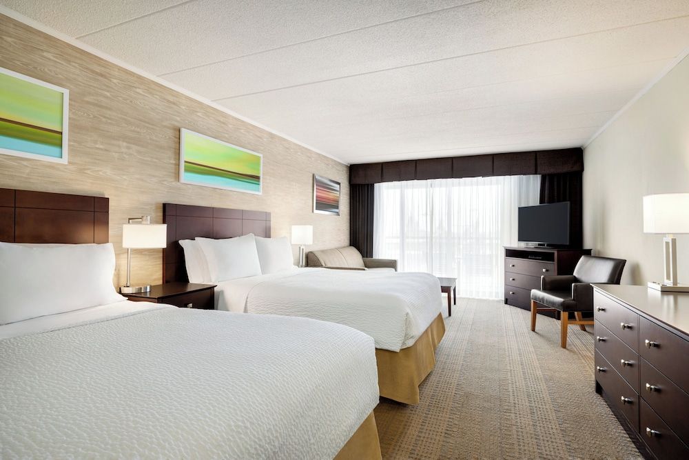 Suite, 2 Queen Beds, Hearing Accessible, City View (Communications)
