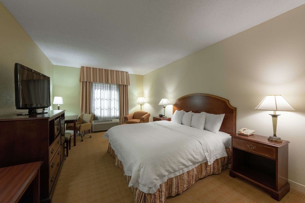 One King Bed, Non-Smoking, Accessible