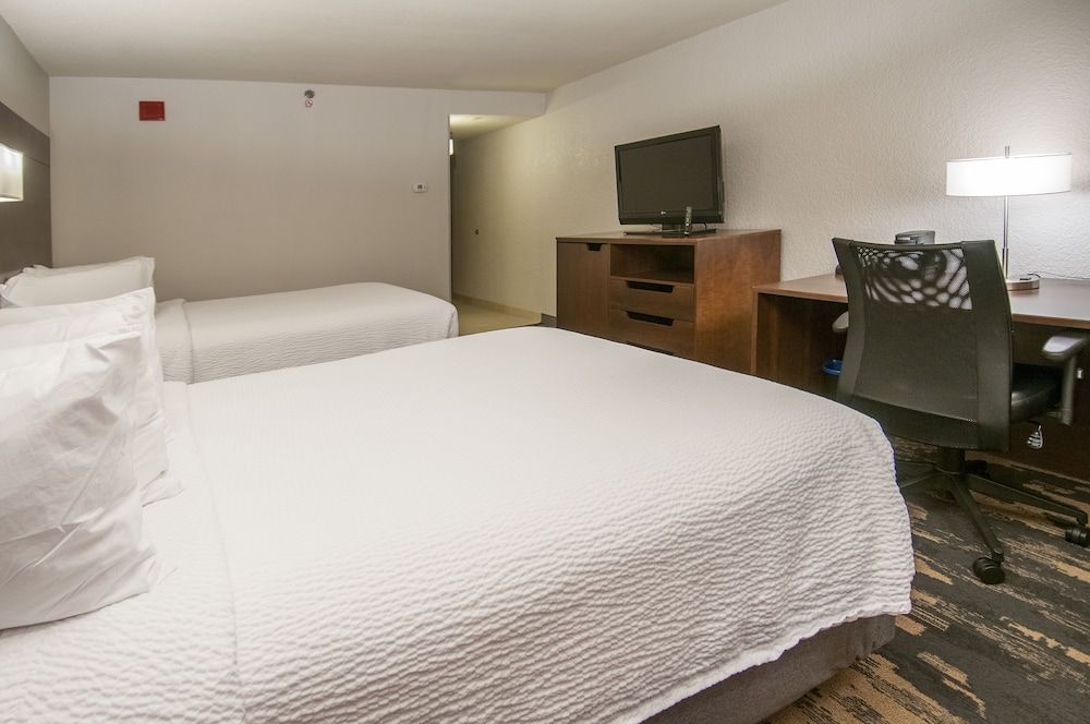Room, 2 Queen Beds, Non Smoking