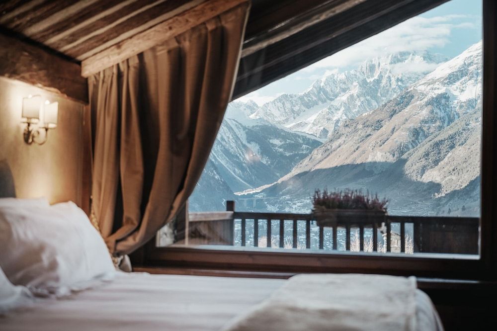 RELAIS MONT BLANC Executive Suite, Mountain View 2