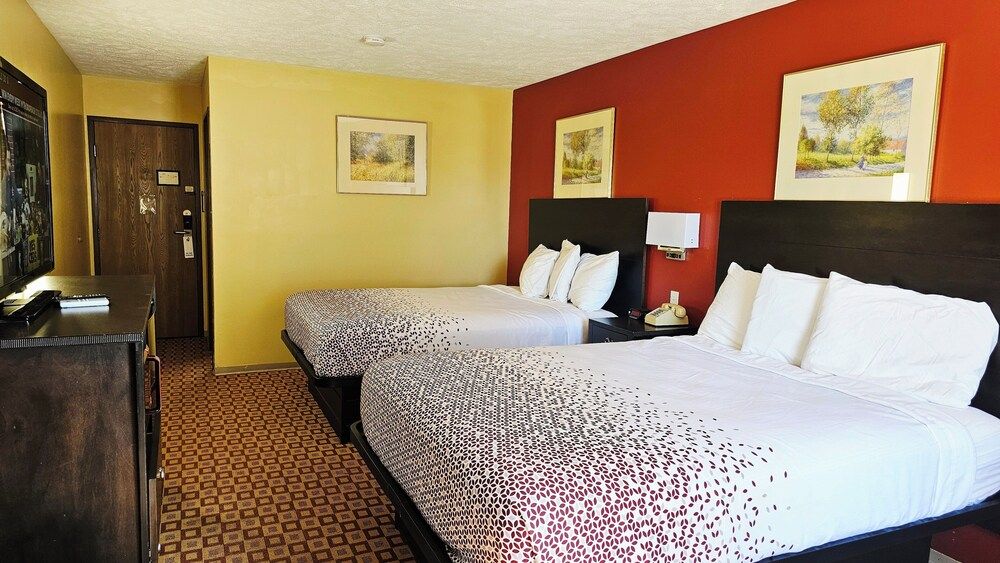 Budgetel Inn and Suites Comfort Single Room, 2 Queen Beds, Non Smoking