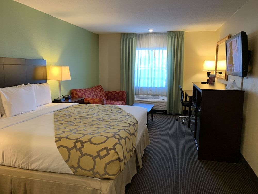 Deluxe Room, 1 King Bed, Non Smoking (Upgraded)
