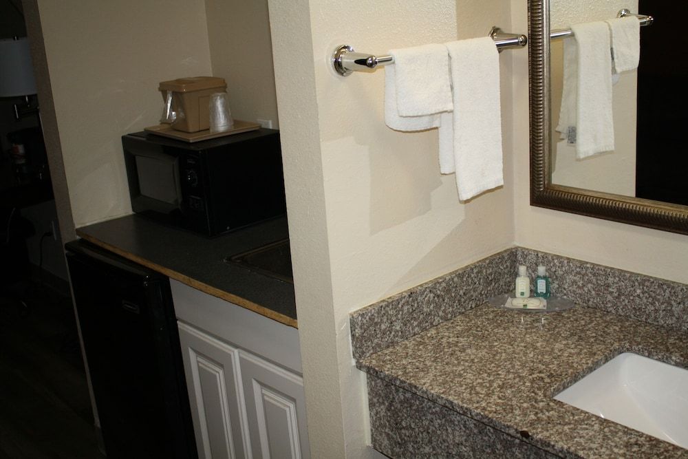 Suite, 1 King Bed with Sofa bed, Non Smoking (Upgrade)