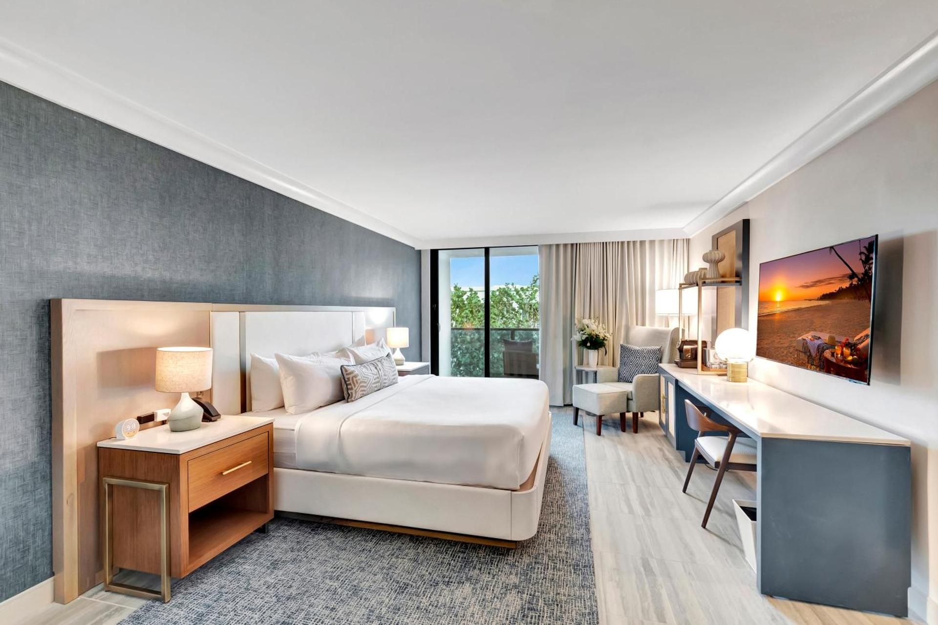 Guest room, 1 King, Garden view