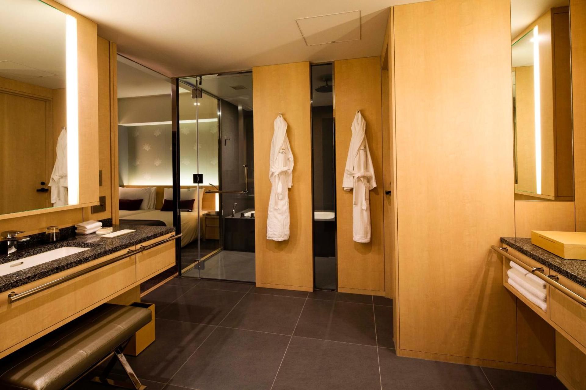 Executive Suite with King Bed