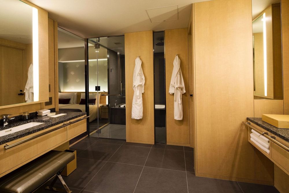 Executive Suite Twin, Non Smoking (Breakfast & Club Lounge Access Included)