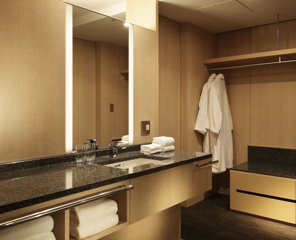 The Capitol Hotel Tokyu Deluxe King, Non Smoking 11