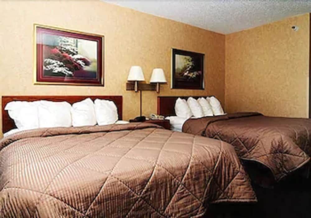 Standard Room, 2 Queen Beds, Non Smoking