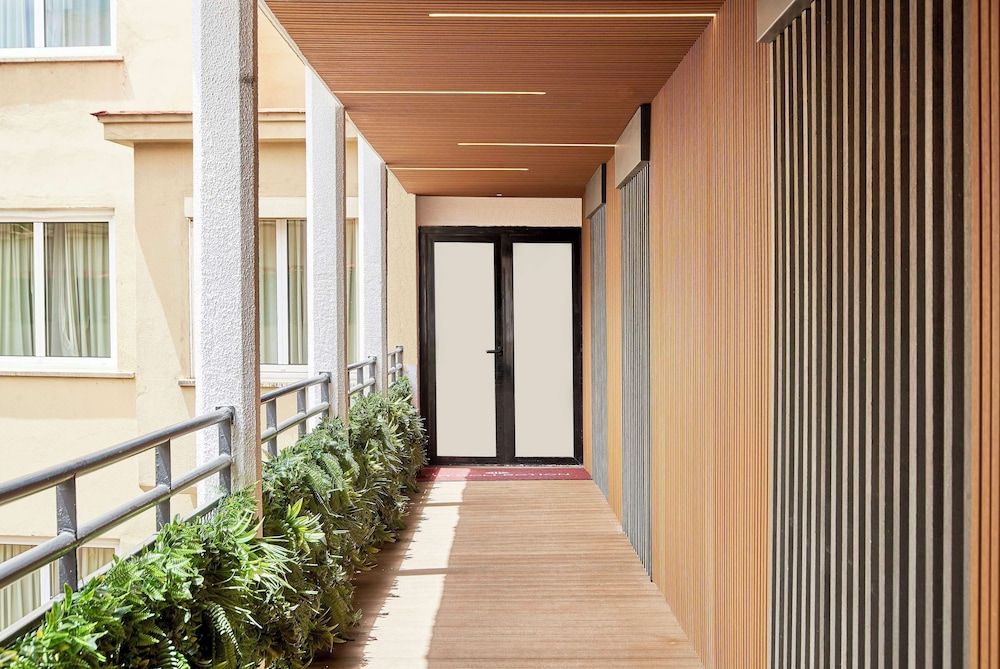 undefined NH Collection Madrid Colón 5