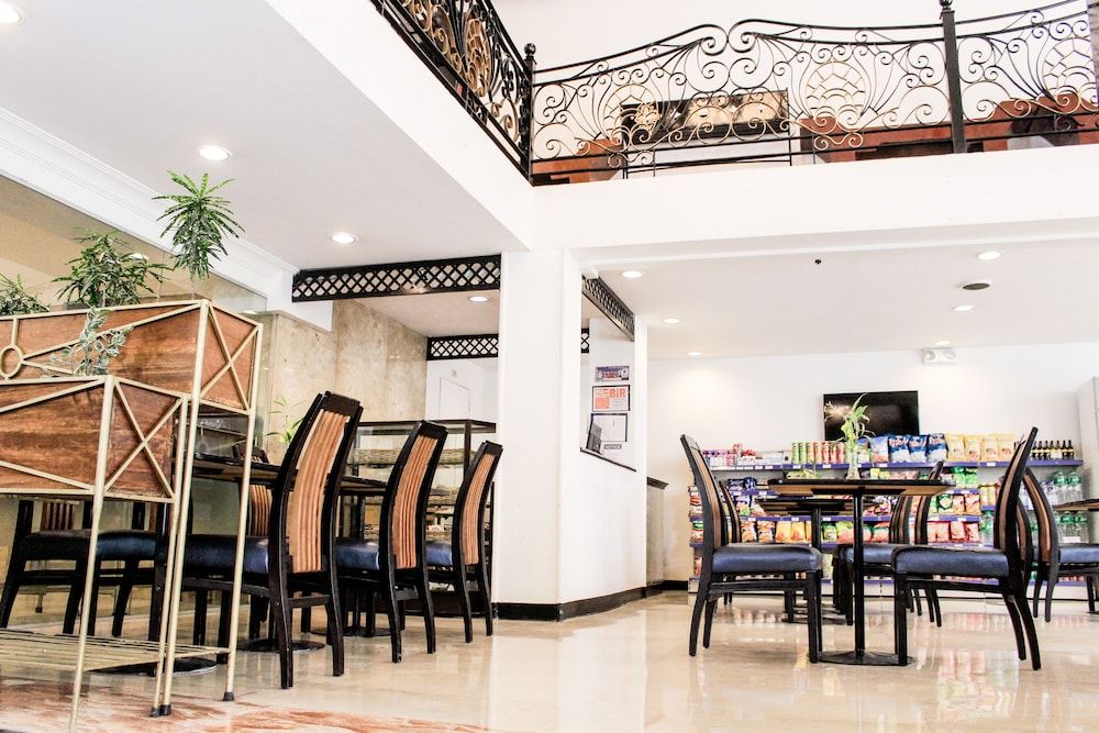 undefined Las Palmas Hotel de Manila 7