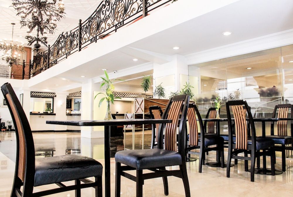 undefined Las Palmas Hotel de Manila 6