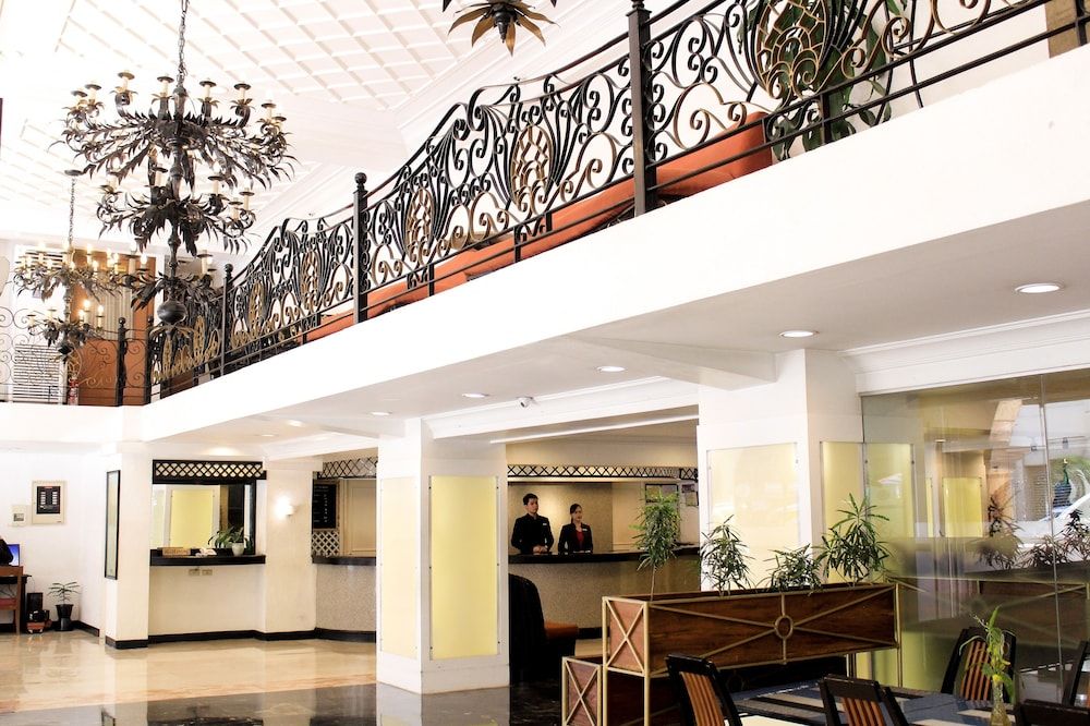 undefined Las Palmas Hotel de Manila 9
