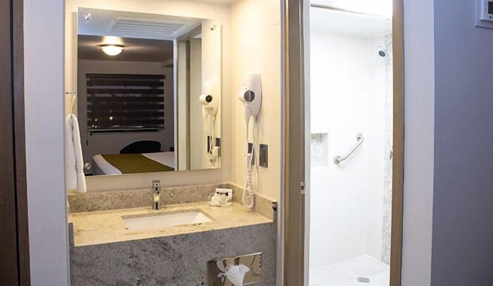 Calafia Hotel Executive Room 3