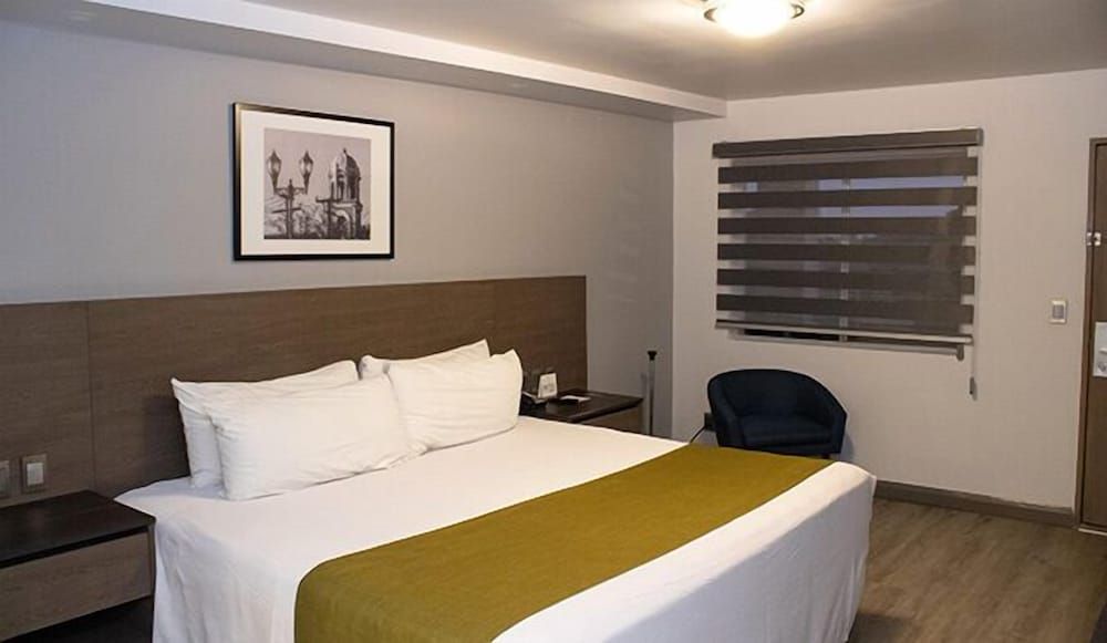 Calafia Hotel Executive Room 2