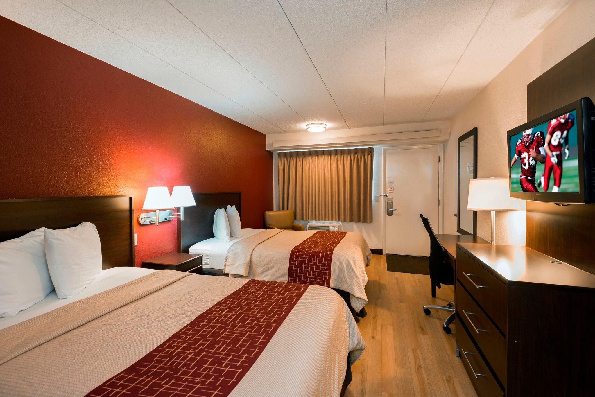 Deluxe 2 Full Beds Smoke Free