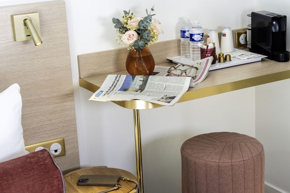 Hotel Bailli de Suffren Twin Room 4