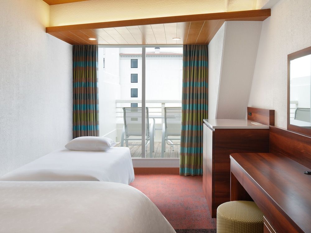 Partial Double with Balcony No view 1 Double & 1Bed (Main Tower)