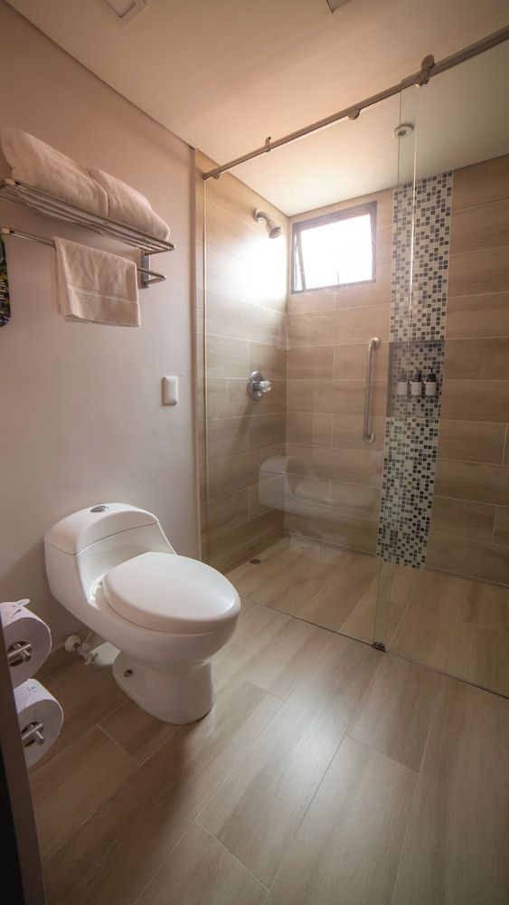 Embassy Suites by Hilton Bogota - Rosales Suite, One King Bed, Non-Smoking 10