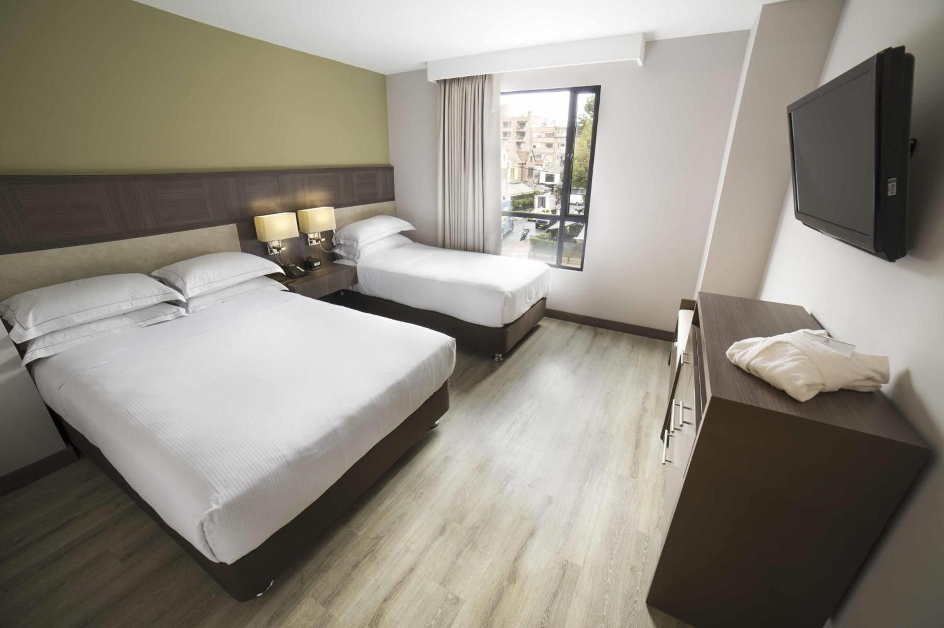 undefined Embassy Suites by Hilton Bogota - Rosales 3