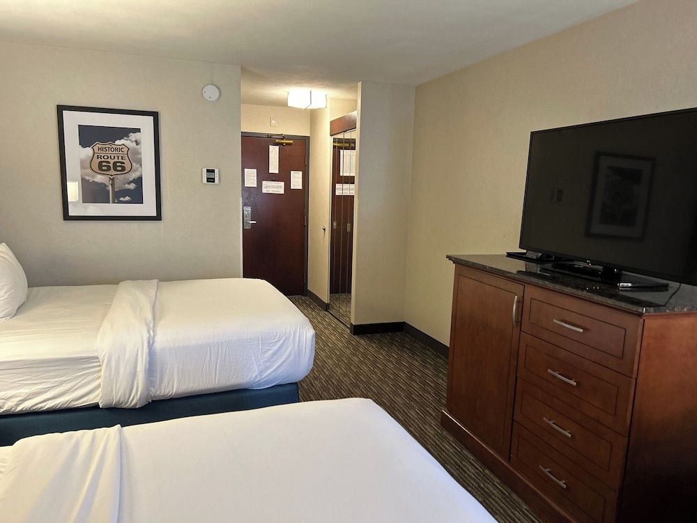 Heritage Inn & Suites St. Louis/Fenton, Trademark by Wyndham Room, 2 Queen Beds, Non Smoking