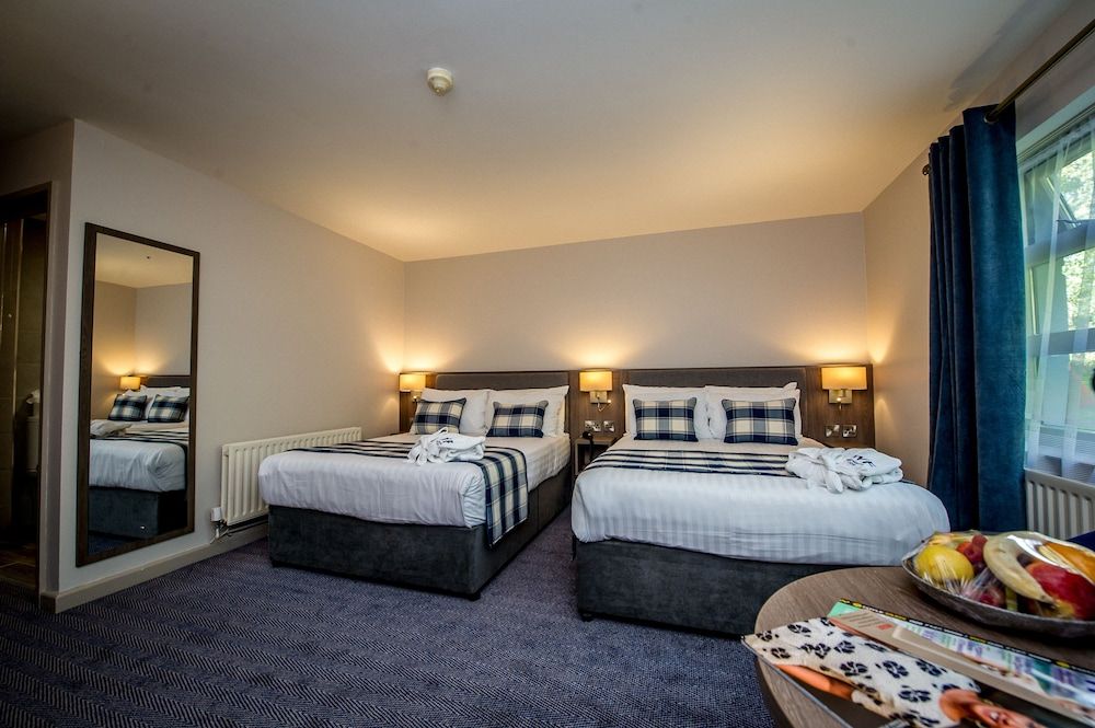 Waterfoot Hotel Family Room 2