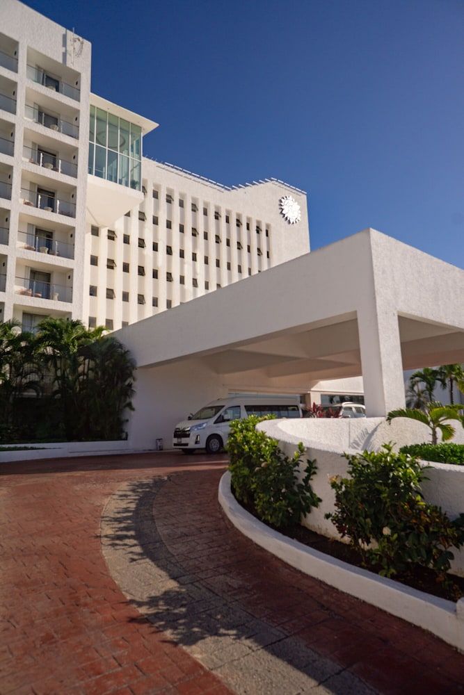 undefined Sunset Royal Beach Resort - All Inclusive 6