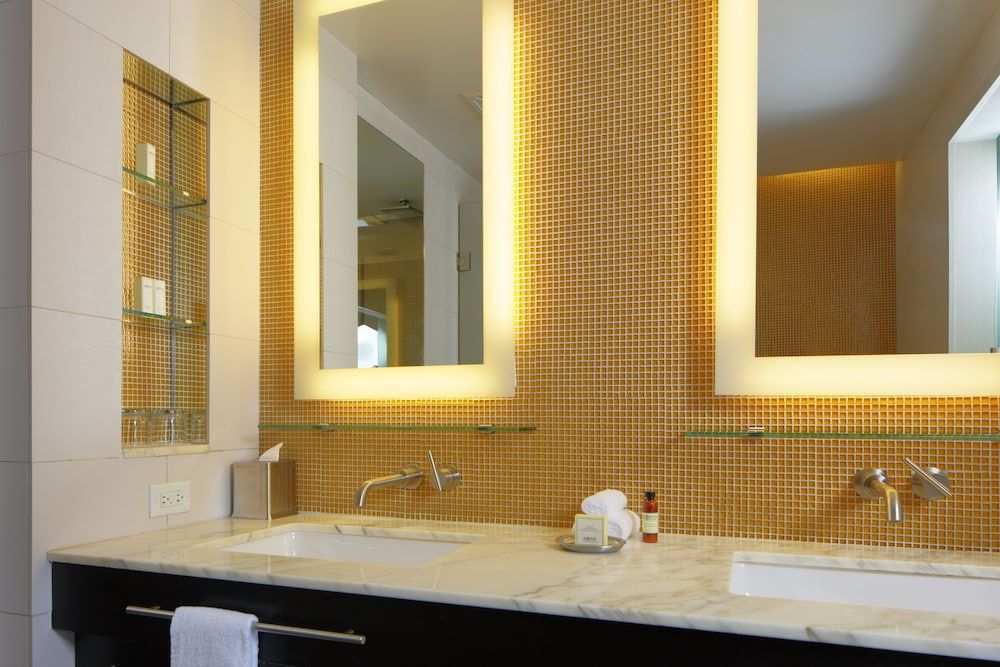 Hotel Breakwater South Beach Superior Room, 1 Queen Bed 7