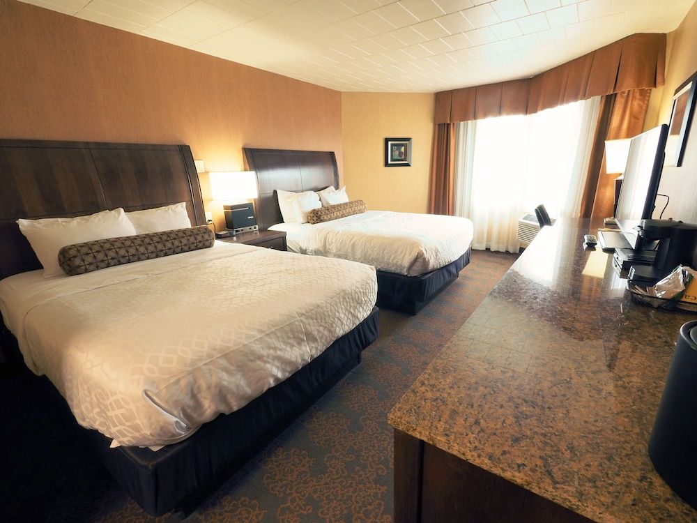Evergreen Resort Room, 2 Queen Beds 2