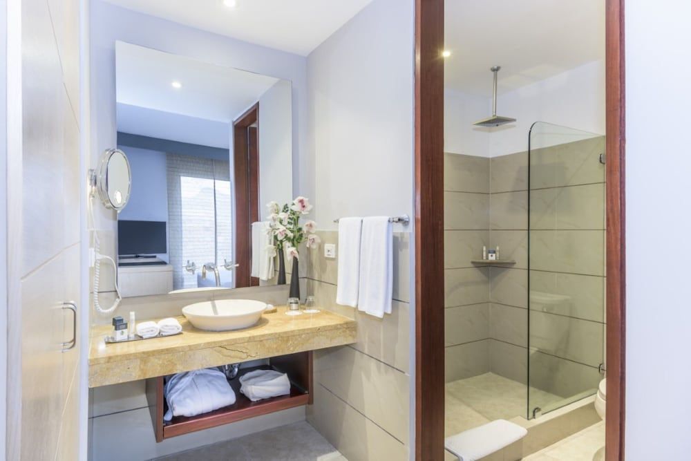 Cosmos 100 Hotel & Centro de Convenciones Standard Double Room 8