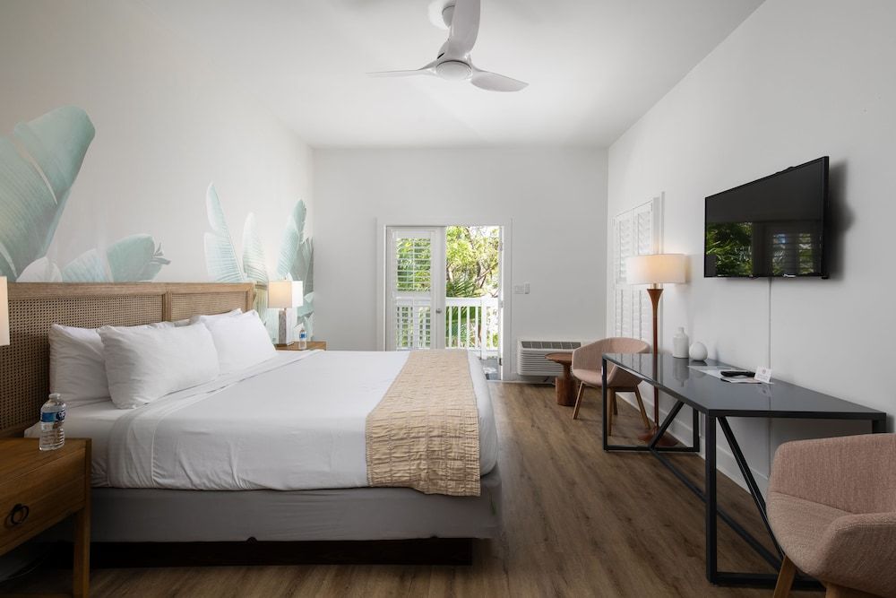 Mini Suite, 1 King Bed