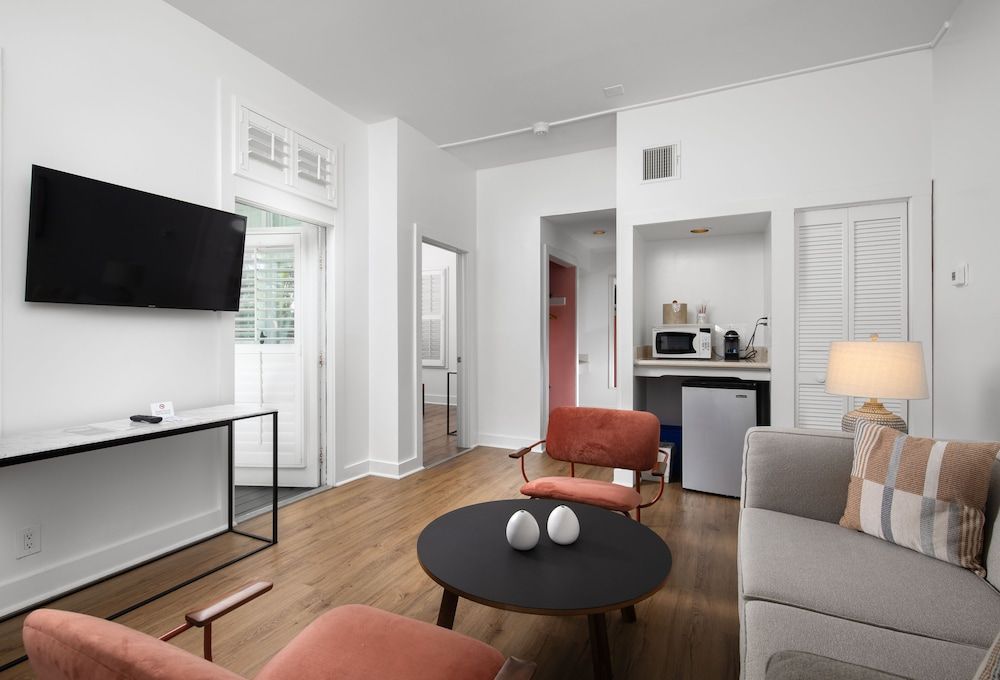 Paradise Inn Key West - Adults Only Premium Suite, 1 King Bed with Sofa bed 7