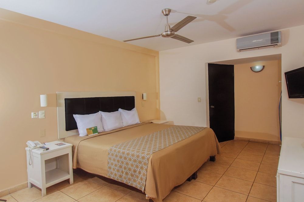 Hotel El Dorado Standard Double Room 2