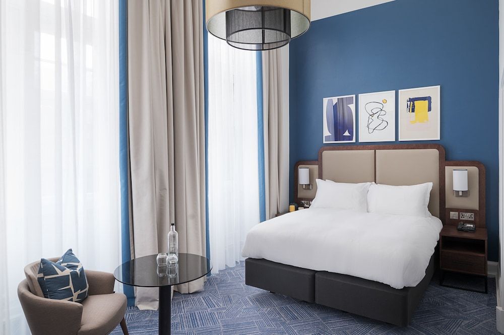 Premium Room, 1 King Bed (Station Concourse View)
