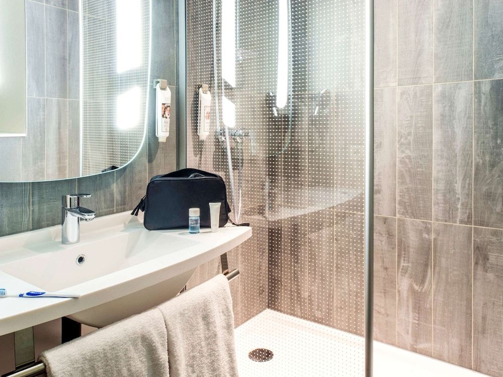 ibis Brussels off Grand Place Standard Double Room, 1 Double Bed 6