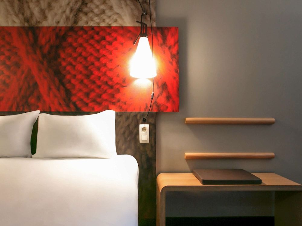 ibis Brussels off Grand Place Standard Double Room, 1 Double Bed 8