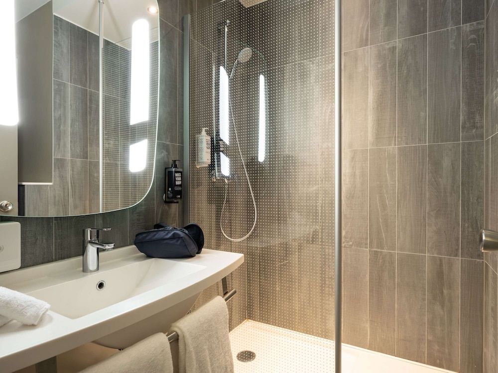 ibis Brussels off Grand Place Standard Double Room, 1 Double Bed 5