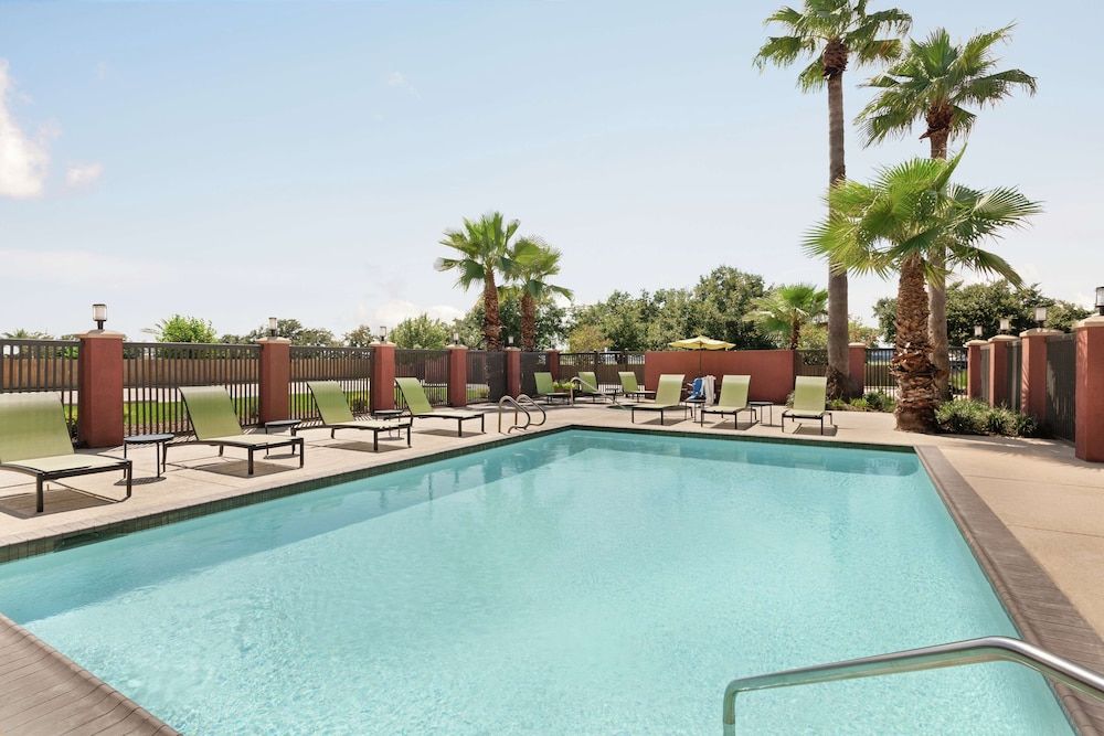 undefined Hampton Inn Houston Hobby Airport 10