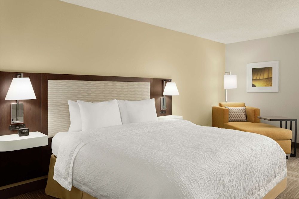 undefined Hampton Inn Houston Hobby Airport 4