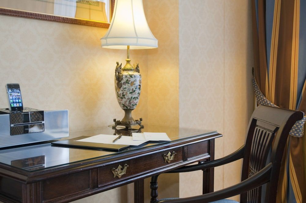 Park Plaza Santiago Standard Room, 1 King Bed 5