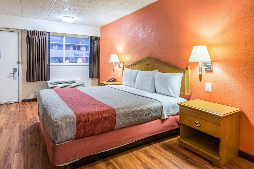 Standard Room, 1 King Bed, Non Smoking