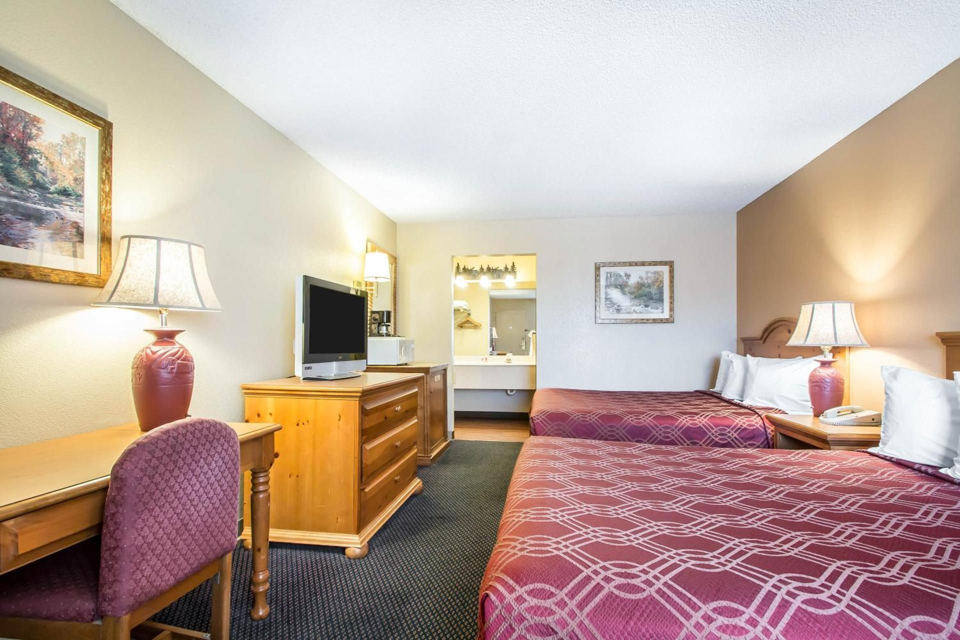 2 Double Beds, Smoking