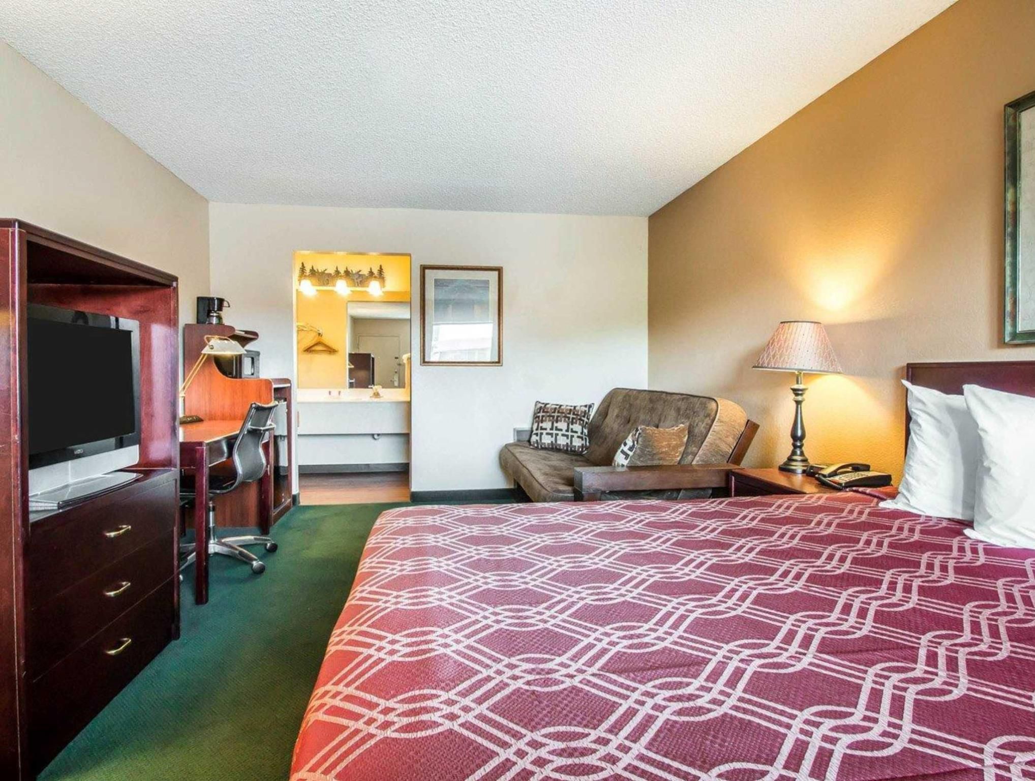 1 King Bed, Nonsmoking