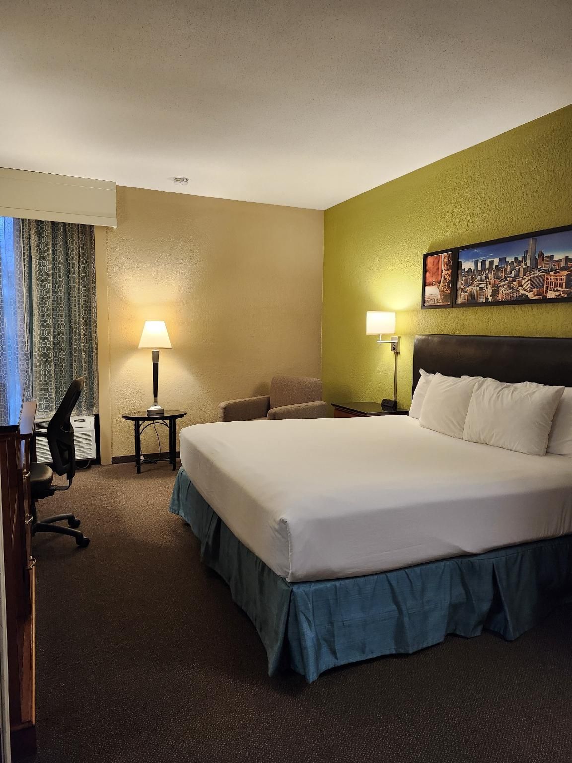 Heritage Inn & Suites The Woodlands, Trademark by Wyndham 1 King Bed, Deluxe Mobility/Hearing Accessible Room, Roll-In Shower, Non-Smoking