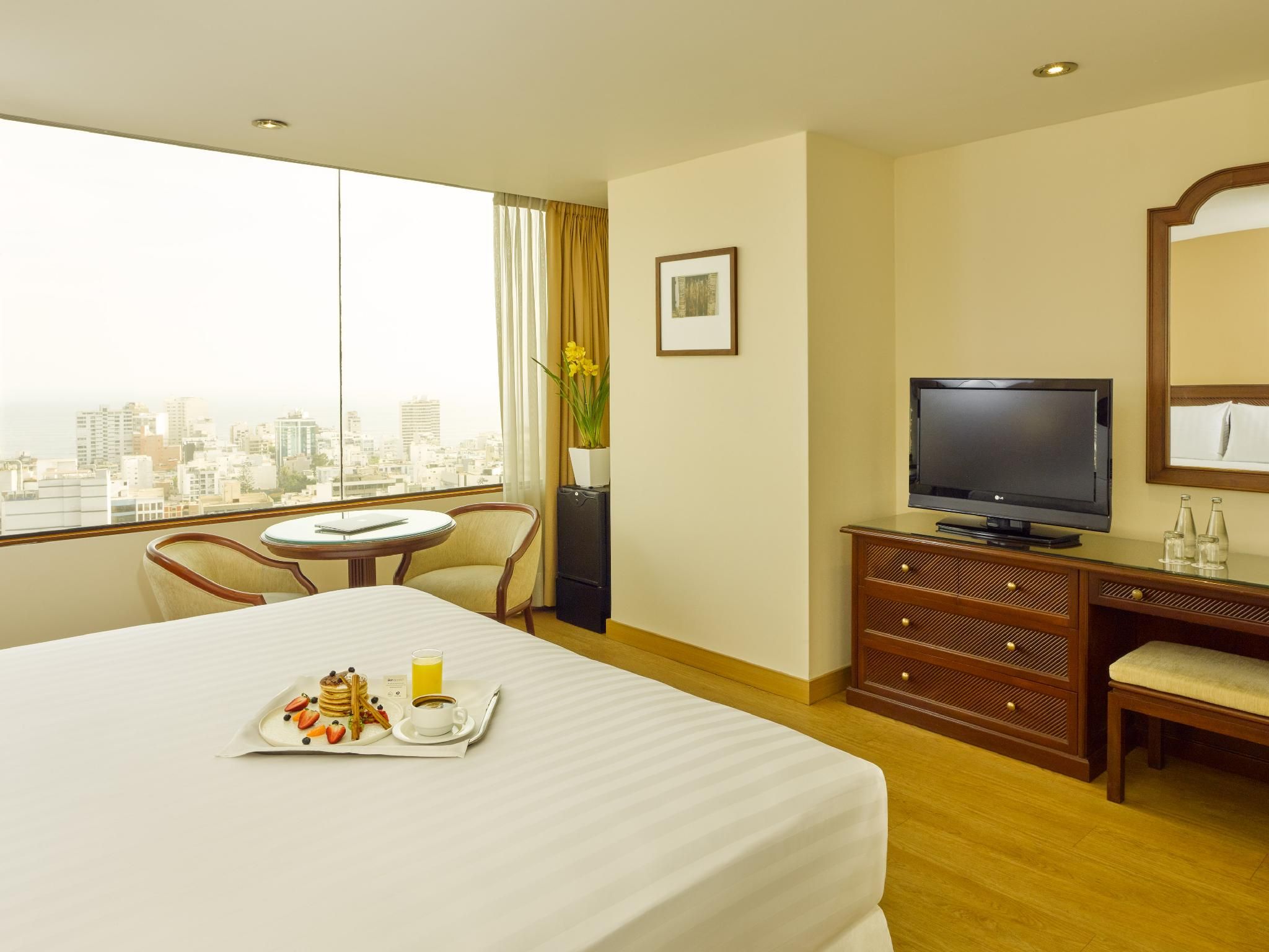 Hotel Estelar Miraflores Standard Room (2 Adults + 1 Child)