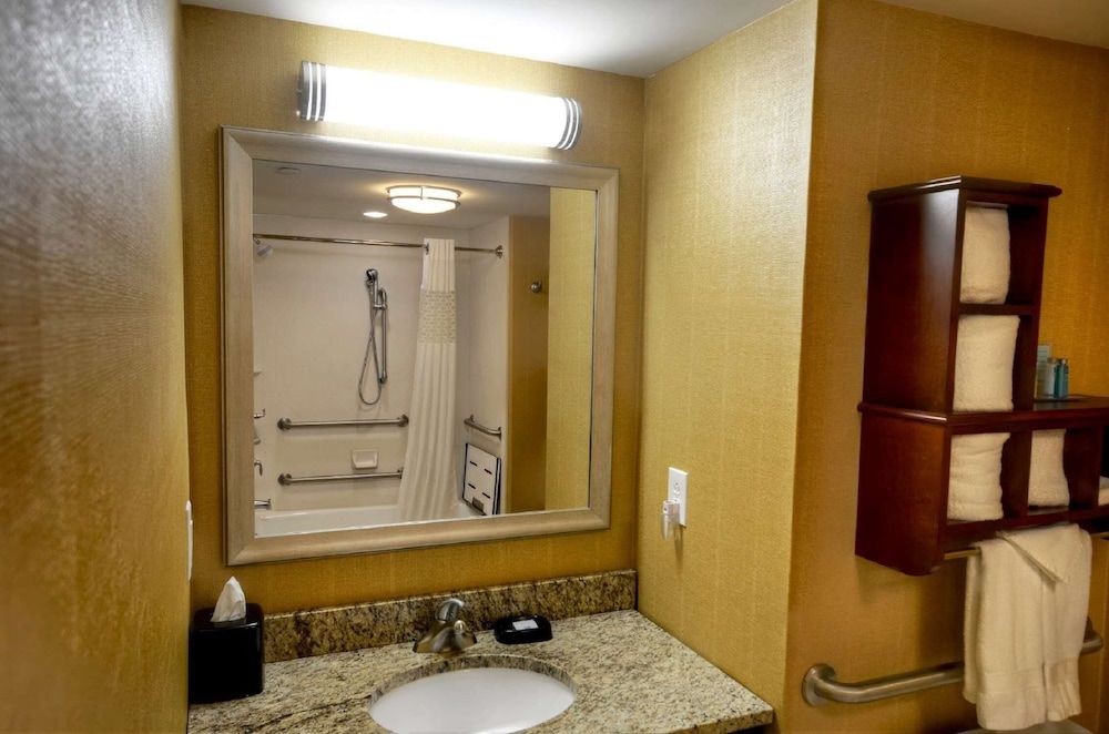 Room, 1 King Bed, Accessible