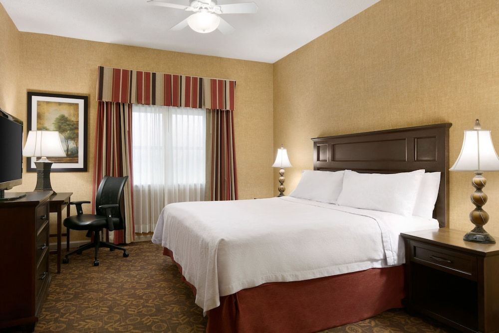 Deluxe Suite, 1 King Bed, Non Smoking