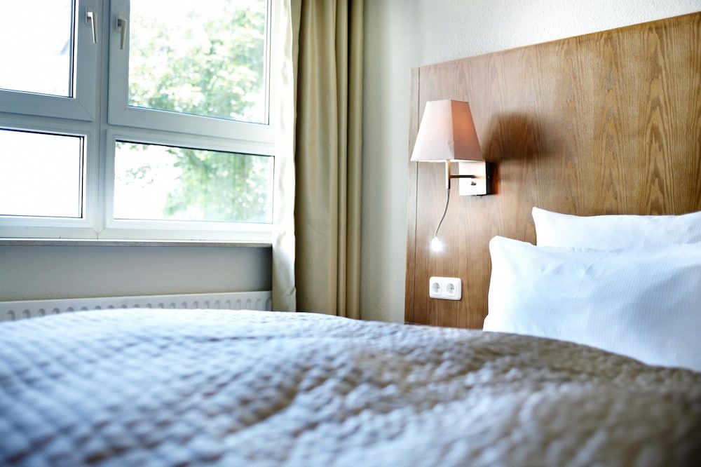 Hotel Domicil Hamburg by Golden Tulip Standard Room, 2 Twin Beds